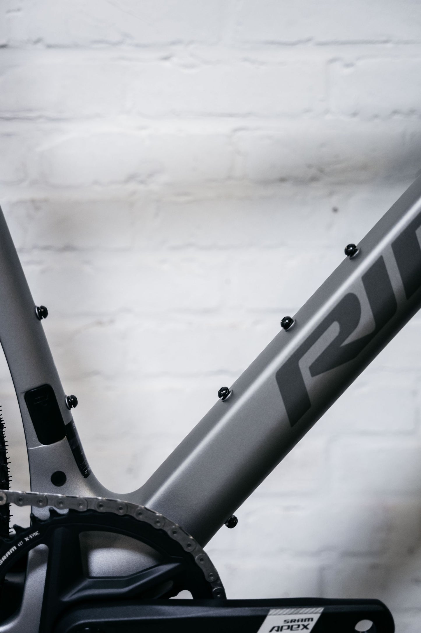 Ridley ASTR Gravel Bike | Empress Grey Metallic | SRAM Rival XPLR 1x13
