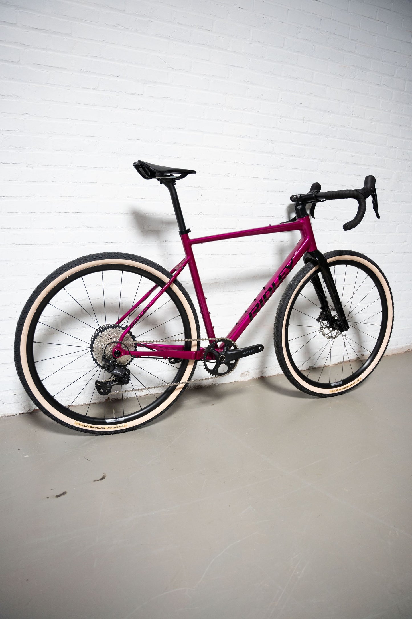 Ridley Kanzo Adventure Alu Gravel Bike | Jazzberry Jam Metallic | SRAM Apex XPLR AXS 1x12sp