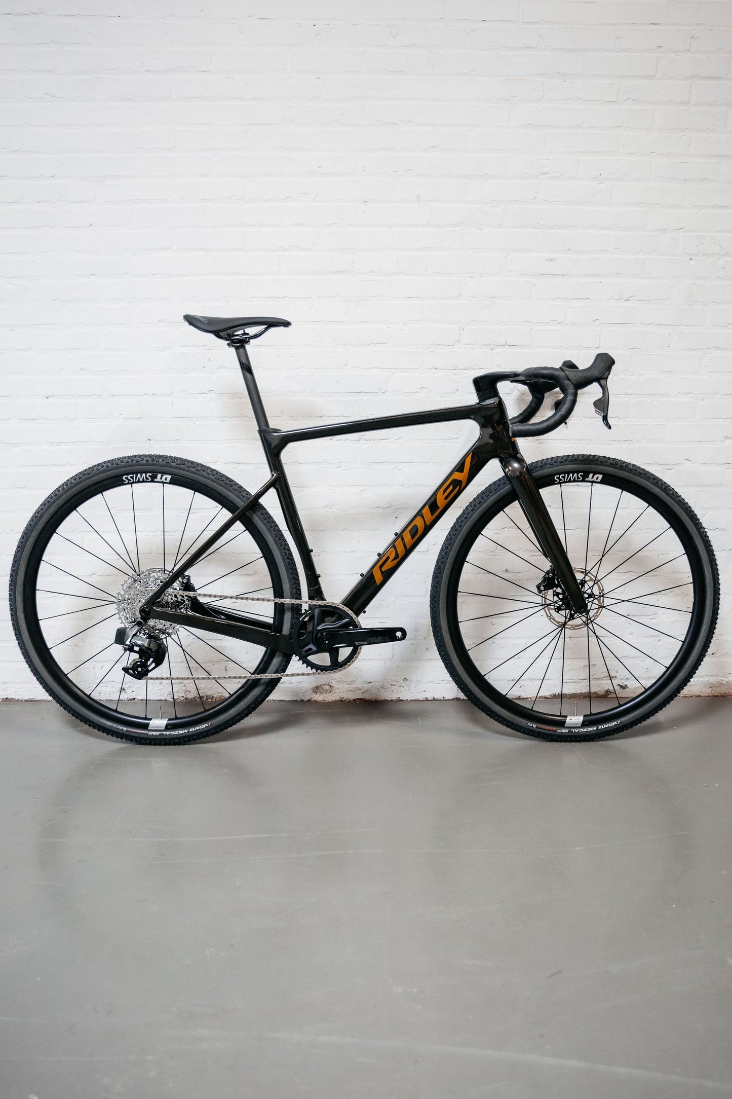 Ridley ASTR Gravel Bike | Black Metallic | GRX600 2x12 Speed